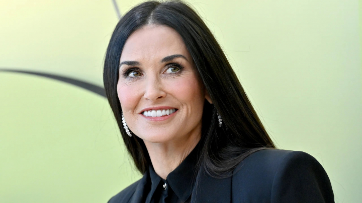 Ireal cum arata Demi Moore la 61 de ani! Actrita fascineaza cu chipul ei vesnic tanar - FOTO