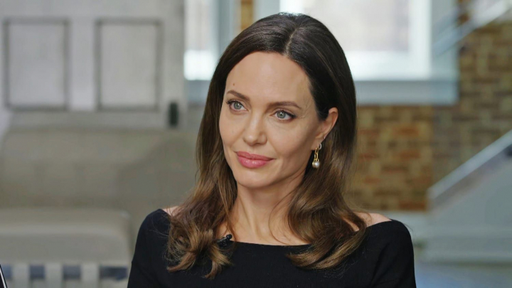 Angelina Jolie, aparitie rara in public. Detaliul pe care l-a observat toata lumea… nu este ceea ce pare - FOTO/VIDEO Angelina Jolie, aparitie rara in public. Detaliul pe care l-a observat toata lumea… nu este ceea ce pare - FOTO/VIDEO