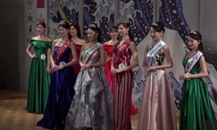 Desemnarea unei tinere nascute in Ucraina drept Miss Japonia provoaca mari controverse. Val de reactii pe retelele sociale
Desemnarea unei tinere nascute in Ucraina drept Miss Japonia provoaca mari controverse. Val de reactii pe retelele sociale
