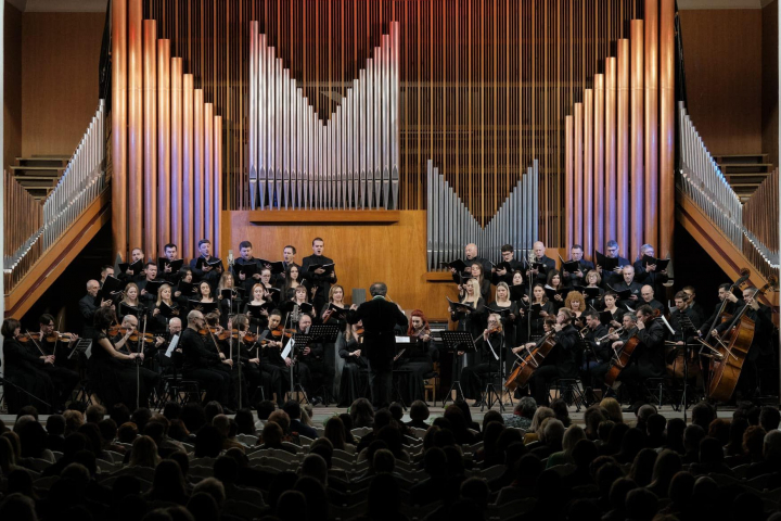 S-au implinit 267 ani de la nasterea marelui compozitor Wolfgang Amadeus Mozart! Grawe Carat Asigurari impreuna cu Sala cu Orga au organizat un concert grandios de omagiere - VIDEO