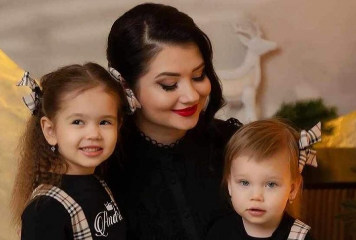 Sarbatoare mare in familia Tatianei Jacot! Fiica interpretei a implinit patru anisori. Vezi cat de mare a crescut micuta Andra - VIDEO Sarbatoare mare in familia Tatianei Jacot! Fiica interpretei a implinit patru anisori. Vezi cat de mare a crescut micuta Andra - VIDEO