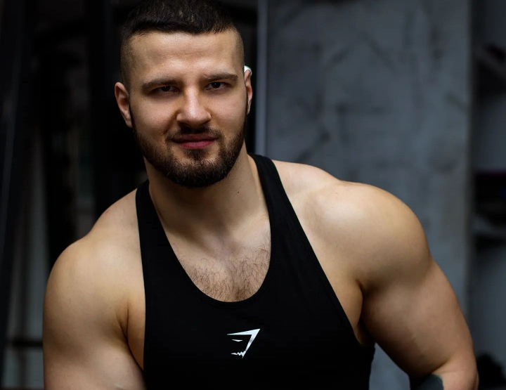 Secrete pentru un abdomen plat! Afla de la antrenorul, Eduard Serjant, care sunt greselile pe care le facem in timpul unui antrenament - VIDEO