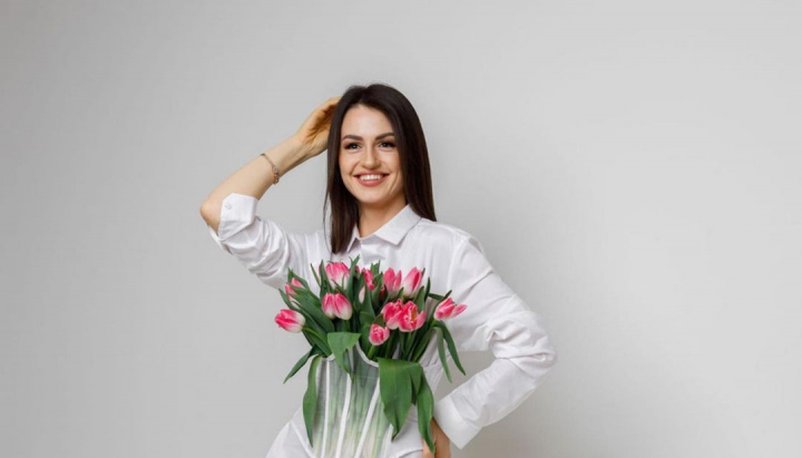 Ella Chistol vrea sa-si faca operatii estetice? Ce a raspuns bloggerita - VIDEO Ella Chistol vrea sa-si faca operatii estetice? Ce a raspuns bloggerita - VIDEO