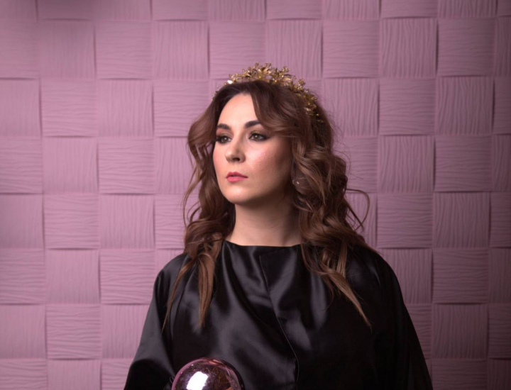 Ce gust are prima dragoste a Cristinei Pintilie? Interpreta, descusuta de secrete - VIDEO Ce gust are prima dragoste a Cristinei Pintilie? Interpreta, descusuta de secrete - VIDEO