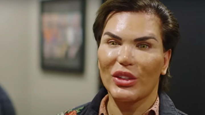 Cum arata Jessica Alves, dupa ce s-a transformat din Ken, in Barbie: „Caut o iubire, nu bani”. A cheltuit o adevarata avere, pentru a deveni o papusa vie
Cum arata Jessica Alves, dupa ce s-a transformat din Ken, in Barbie: „Caut o iubire, nu bani”. A cheltuit o adevarata avere, pentru a deveni o papusa vie