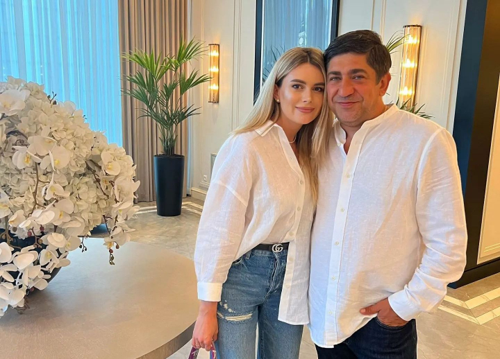 Exclusiv! Sotia lui Corneliu Botgros este insarcinata. Cuplul a facut marele anunt la O Seara Perfecta - VIDEO Exclusiv! Sotia lui Corneliu Botgros este insarcinata. Cuplul a facut marele anunt la O Seara Perfecta - VIDEO