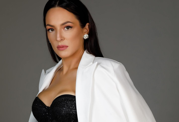 „O sa stea multa vreme pe repeat”! Interpreta Tania Turtureanu face senzatie cu noua ei piesa: „Iubeste-ma” - VIDEO