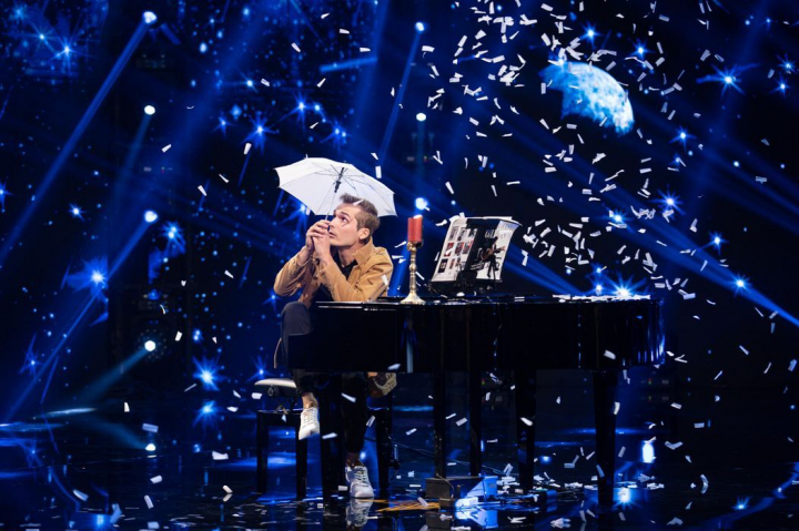 Tom Wouda, un moment de magie cum nu s-a mai vazut pe scena de la Romanii au talent: „Am inventat acest numar pentru voi!”
Tom Wouda, un moment de magie cum nu s-a mai vazut pe scena de la Romanii au talent: „Am inventat acest numar pentru voi!”