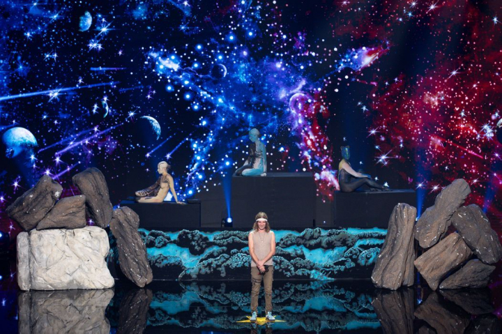 Johannes Stotter aduce in fata juratilor un moment nemaivazut la „Romanii au Talent”! Realismul magic i-a impresionat pe jurati: „E un numar fenomen” - VIDEO Johannes Stotter aduce in fata juratilor un moment nemaivazut la „Romanii au Talent”! Realismul magic i-a impresionat pe jurati: „E un numar fenomen” - VIDEO