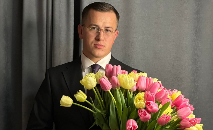 Primul interviu al lui Patric Hanganu de la inceputul scandalului dintre el si fosta iubita! Care este povestea din spatele buchetului de flori pe care i l-a dat de Ziua Indragostitilor - VIDEO Primul interviu al lui Patric Hanganu de la inceputul scandalului dintre el si fosta iubita! Care este povestea din spatele buchetului de flori pe care i l-a dat de Ziua Indragostitilor - VIDEO