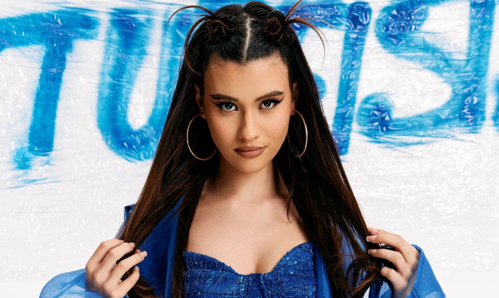 Erika Isac, adevarul despre versurile piesei „Macarena”! Ce a patit artista cand avea doar 15 ani: „Purtam pantaloni scurti...” Erika Isac, adevarul despre versurile piesei „Macarena”! Ce a patit artista cand avea doar 15 ani: „Purtam pantaloni scurti...”