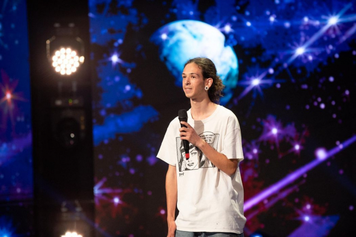 Daniel Popescu s-a autoproclamat cel mai bun skater la momentul actual si n-a exagerat deloc: „Sper ca o sa incepem sa apreciem genul acesta de campioni!” Daniel Popescu s-a autoproclamat cel mai bun skater la momentul actual si n-a exagerat deloc: „Sper ca o sa incepem sa apreciem genul acesta de campioni!”