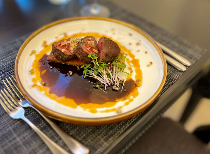 Complexul Butoias - locatia perfecta pentru a savura retetele vechi romanesti intr-un stil nou - VIDEO Complexul Butoias - locatia perfecta pentru a savura retetele vechi romanesti intr-un stil nou - VIDEO