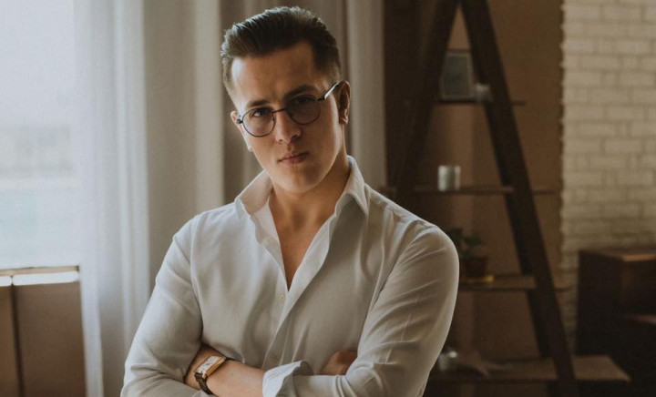 Patric Hanganu s-a indragostit din nou? Gestul care l-a dat de gol: „Cum a spus mama...” - FOTO Patric Hanganu s-a indragostit din nou? Gestul care l-a dat de gol: „Cum a spus mama...” - FOTO