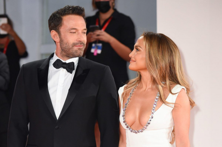 Ben Affleck, un sot model. Actorul a facut un sacrificiu urias de dragul lui Jennifer Lopez: „Mi-am cam dat seama ca...” Ben Affleck, un sot model. Actorul a facut un sacrificiu urias de dragul lui Jennifer Lopez: „Mi-am cam dat seama ca...”
