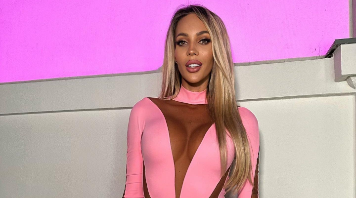 Afacerea care a umplut-o de bani pe „cea mai frumoasa femeie din lume”! Se iubeste cu un roman celebru - FOTO/VIDEO Afacerea care a umplut-o de bani pe „cea mai frumoasa femeie din lume”! Se iubeste cu un roman celebru - FOTO/VIDEO