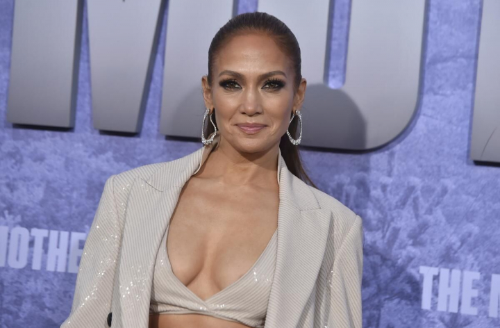 Fata nevazuta a lui Jennifer Lopez. Diva, filmata cu ochii in lacrimi, necoafata si fara machiaj - FOTO Fata nevazuta a lui Jennifer Lopez. Diva, filmata cu ochii in lacrimi, necoafata si fara machiaj - FOTO