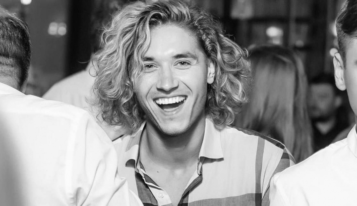 In amintirea lui Marseli Mirzeniuc! Primele imagini de la ceremonia de ramas bun, din Bali - FOTO In amintirea lui Marseli Mirzeniuc! Primele imagini de la ceremonia de ramas bun, din Bali - FOTO