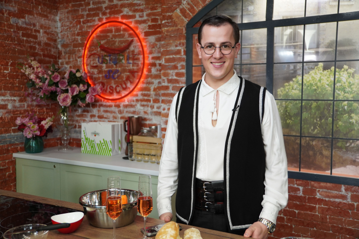 De ziua internationala a femeii, Patric Hanganu nu a uitat si de fosta lui iubita: „Vreau sau nu, ea este o femeie importanta pentru ca...” - VIDEO De ziua internationala a femeii, Patric Hanganu nu a uitat si de fosta lui iubita: „Vreau sau nu, ea este o femeie importanta pentru ca...” - VIDEO