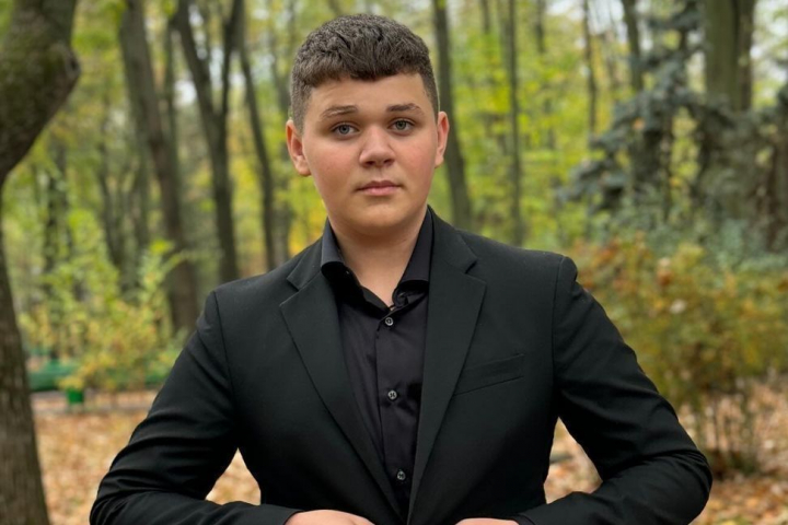 Oleg Spinu vorbeste in exclusivitate despre prima dragoste: „Eram inca in sat la buneii mei si o chema...” - VIDEO Oleg Spinu vorbeste in exclusivitate despre prima dragoste: „Eram inca in sat la buneii mei si o chema...” - VIDEO