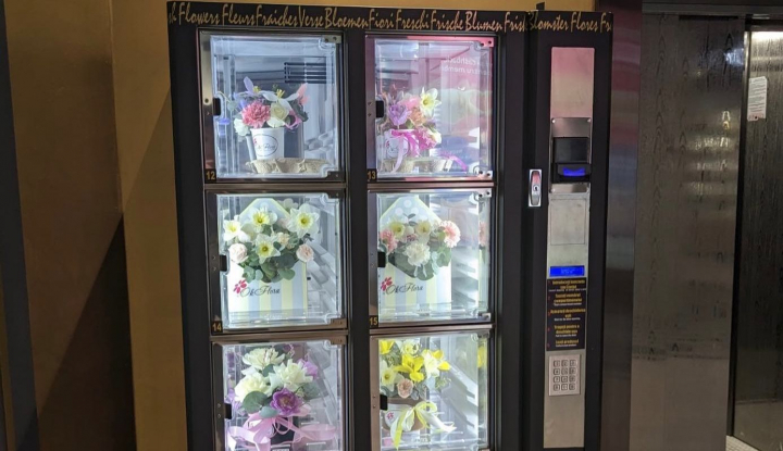 Un automat de buchete! Victor Tihon iti arata unde poti gasi primul buchetomat din Moldova, dar si cum functioneaza acesta - VIDEO Un automat de buchete! Victor Tihon iti arata unde poti gasi primul buchetomat din Moldova, dar si cum functioneaza acesta - VIDEO
