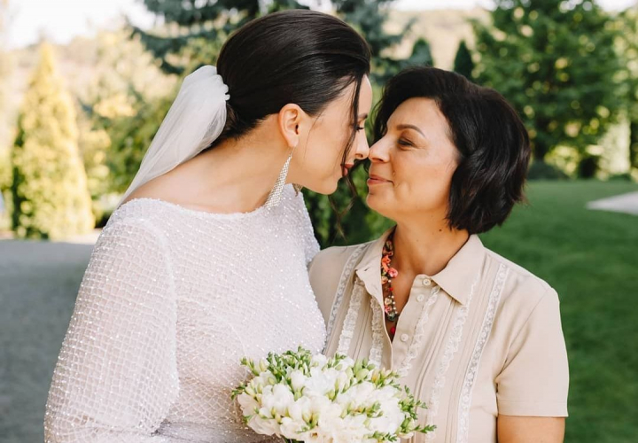 Trei generatii de femei, intr-o sedinta foto! Ce au povestit despre relatia lor Adriana Lucci si mama ei - VIDEO