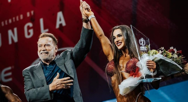 Culturista Leo Ciobu a luat primul loc la campionatul „Arnold Classic”: „Vad ca se apropie de mine acel idol inca din copilarie, e chiar el, Arnold Schwarzenegger” - FOTO