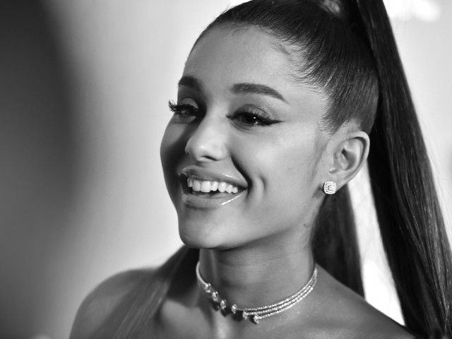Ariana Grande a finalizat divortul de Dalton Gomez. Artista trebuie sa plateasca o suma uriasa
Ariana Grande a finalizat divortul de Dalton Gomez. Artista trebuie sa plateasca o suma uriasa