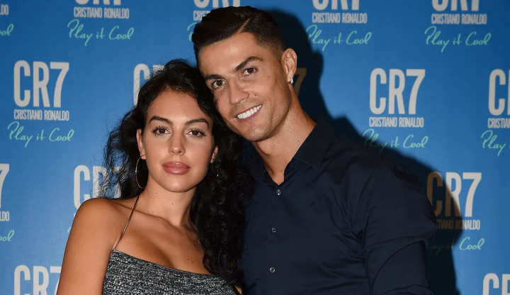 Cristiano Ronaldo si Georgina Rodriguez, vacanta de lux pe o insula privata din Arabia Saudita - FOTO/VIDEO Cristiano Ronaldo si Georgina Rodriguez, vacanta de lux pe o insula privata din Arabia Saudita - FOTO/VIDEO