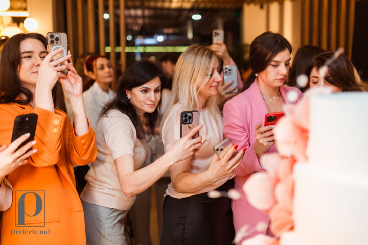 Perfecte.md a sarbatorit 12 ani! Care a fost atmosfera, dar si cine au fost primii invitati: „Am venit din Germania special pentru aceasta petrecere” - VIDEO Perfecte.md a sarbatorit 12 ani! Care a fost atmosfera, dar si cine au fost primii invitati: „Am venit din Germania special pentru aceasta petrecere” - VIDEO