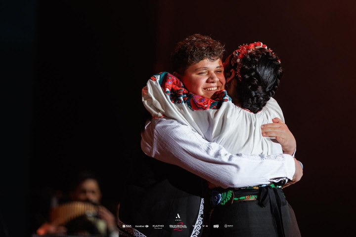 Oleg Spinu - recunoscator Andrei: „D-voastra imi deveniti a doua mama” - FOTO Oleg Spinu - recunoscator Andrei: „D-voastra imi deveniti a doua mama” - FOTO