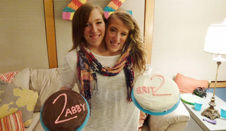 Geamăna siameză Abby Hensel s-a căsătorit. Ea și sora ei, Brittany, își doresc să devină mame - FOTO Geamăna siameză Abby Hensel s-a căsătorit. Ea și sora ei, Brittany, își doresc să devină mame - FOTO