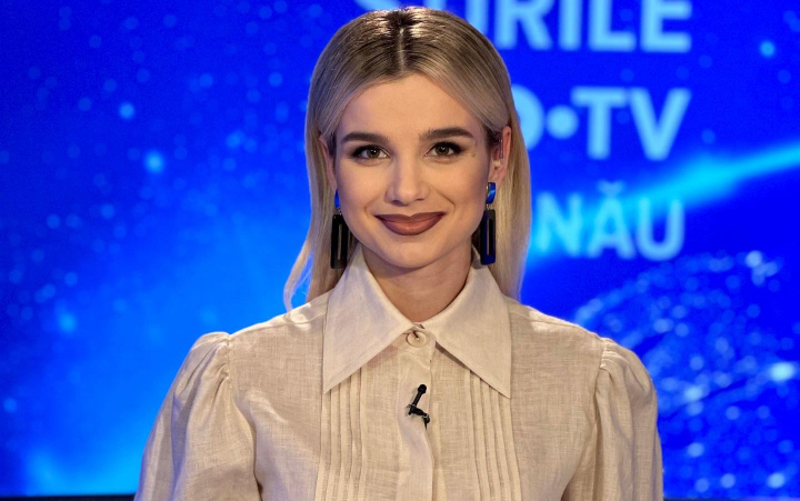 Ca de pe coperta unei reviste! Daniela Andreev, din nou, în rochie de mireasă - GALERIE FOTO Ca de pe coperta unei reviste! Daniela Andreev, din nou, în rochie de mireasă - GALERIE FOTO