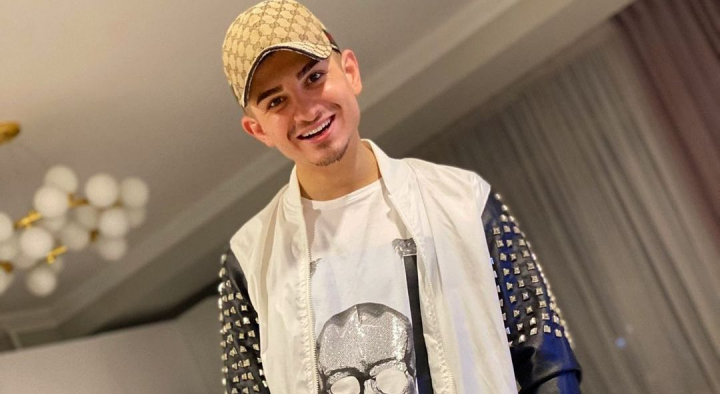 Johy Davis și-a cumpărat mașină de zeci de mii de euro! Ce sumă a scos din buzunar pentru noul său Porsche - FOTO Johy Davis și-a cumpărat mașină de zeci de mii de euro! Ce sumă a scos din buzunar pentru noul său Porsche - FOTO