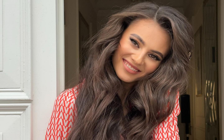 Nina Crețu - ținută de 4 mii de dolari! A purtat o rochie identică cu cea a lui Jennifer Lopez - FOTO/VIDEO