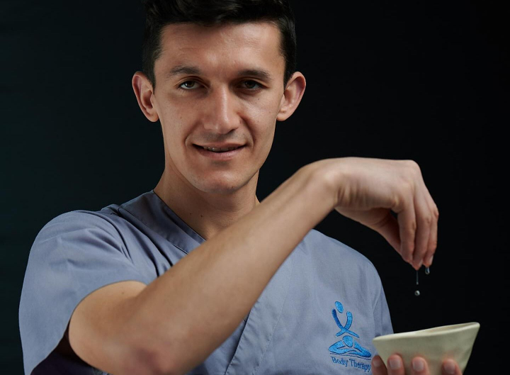 Mit sau adevăr? Kinetoterapeutul Vasile Guțu îți explică dacă masajul trebuie sau nu să doară - VIDEO Mit sau adevăr? Kinetoterapeutul Vasile Guțu îți explică dacă masajul trebuie sau nu să doară - VIDEO