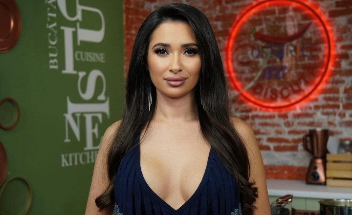 Iulia Deliu se pregătește intens pentru sezonul estival. Ce face prezentatoarea „Gusturile se Discută” pentru a arăta de milioane - VIDEO Iulia Deliu se pregătește intens pentru sezonul estival. Ce face prezentatoarea „Gusturile se Discută” pentru a arăta de milioane - VIDEO