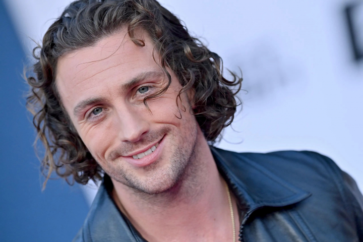 Noul James Bond, val de critici după ce a apărut pe covorul roșu alături de soția sa, cu 24 de ani mai în vârstă ca el - FOTO Noul James Bond, val de critici după ce a apărut pe covorul roșu alături de soția sa, cu 24 de ani mai în vârstă ca el - FOTO