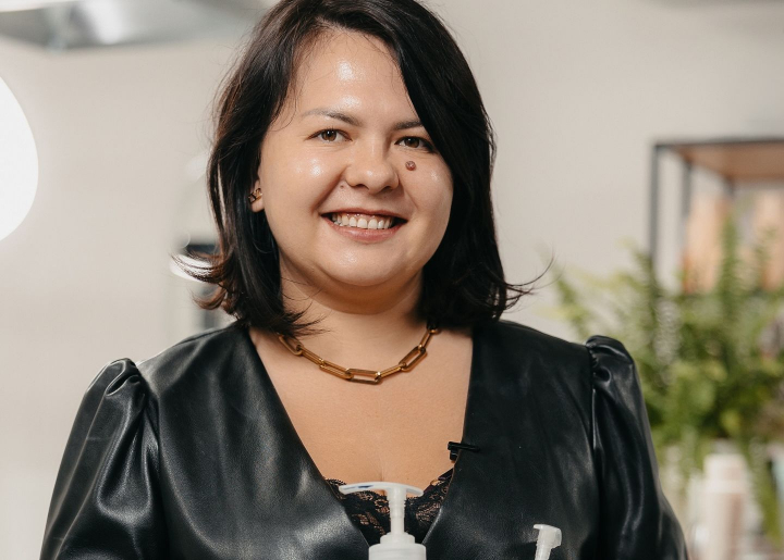 Un produs unic în lume pentru par, marca Donatti! Valeria Roznovanu îți explică în ce constă el - VIDEO Un produs unic în lume pentru par, marca Donatti! Valeria Roznovanu îți explică în ce constă el - VIDEO