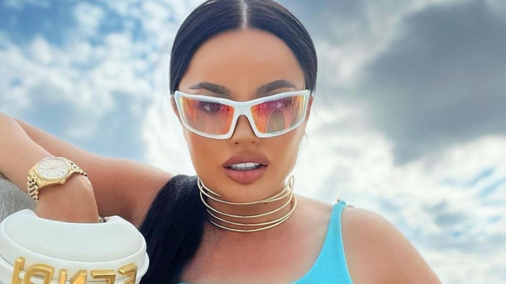 Babs a fost cerută în căsătorie. Cine este bărbatul care a pus întrebarea cea mare, la șase luni de la despărțirea de Dorian Popa
Babs a fost cerută în căsătorie. Cine este bărbatul care a pus întrebarea cea mare, la șase luni de la despărțirea de Dorian Popa