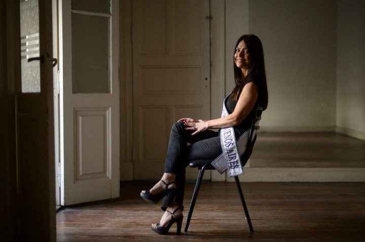 Ea e femeia care sfidează regulile. Cum a reușit Alejandra Rodriguez să fie desemnată Miss Univers Buenos Aires la 60 de ani - FOTO Ea e femeia care sfidează regulile. Cum a reușit Alejandra Rodriguez să fie desemnată Miss Univers Buenos Aires la 60 de ani - FOTO