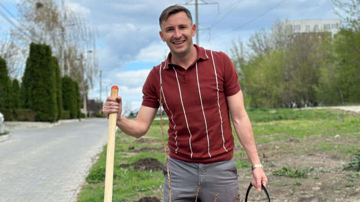 Emilian Crețu nu se odihnește nici de sărbători! Ce a făcut actorul de Ziua Muncii - VIDEO Emilian Crețu nu se odihnește nici de sărbători! Ce a făcut actorul de Ziua Muncii - VIDEO
