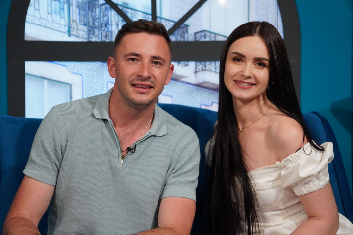 Emilian Crețu în platoul emisiunii O Seară Perfectă cu o femeie! Ce îi leagă pe cei doi - VIDEO Emilian Crețu în platoul emisiunii O Seară Perfectă cu o femeie! Ce îi leagă pe cei doi - VIDEO