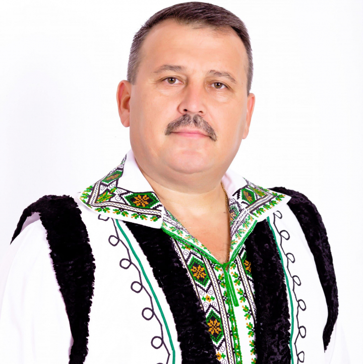 Leonid Țăranu dezvăluie cum e să fii conducătorul artistic al unui ansamblu de femei. „Deoarece sunt niște persoane inteligente, pot spune că...” - VIDEO Leonid Țăranu dezvăluie cum e să fii conducătorul artistic al unui ansamblu de femei. „Deoarece sunt niște persoane inteligente, pot spune că...” - VIDEO