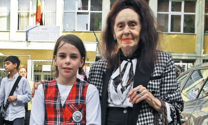 Cum arată azi Eliza, fiica Adrianei Iliescu. E o domnișoară de 19 ani, preocupată de cultură și îndrăgostită de cărți
Cum arată azi Eliza, fiica Adrianei Iliescu. E o domnișoară de 19 ani, preocupată de cultură și îndrăgostită de cărți