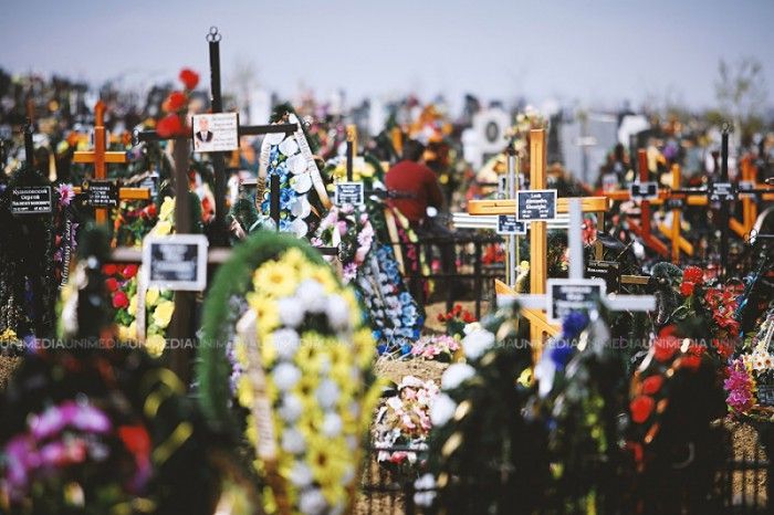 Personalități notorii ale Republicii Moldova, comemorate de Blajini! Cine din vedetele de la noi au fost surprinse în cimitir - VIDEO Personalități notorii ale Republicii Moldova, comemorate de Blajini! Cine din vedetele de la noi au fost surprinse în cimitir - VIDEO