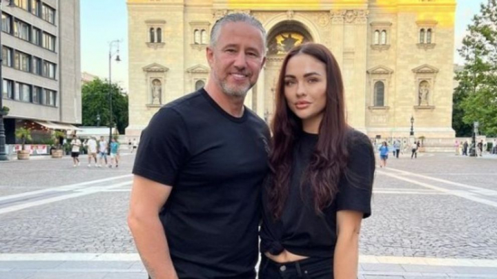 Ce părere are Laurențiu Reghecampf despre trecutul amoros al iubitei sale, Corina Caciuc: „Cum aș putea să aflu, să întreb bărbații din oraș”
Ce părere are Laurențiu Reghecampf despre trecutul amoros al iubitei sale, Corina Caciuc: „Cum aș putea să aflu, să întreb bărbații din oraș”