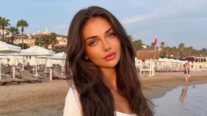 Andreea Bostănică a dezvăluit cât câștigă din TikTok, după ce a fost criticată pentru luxul pe care îl afișează în online: „Eu am făcut în 15 minute cât faceți voi în trei luni”
Andreea Bostănică a dezvăluit cât câștigă din TikTok, după ce a fost criticată pentru luxul pe care îl afișează în online: „Eu am făcut în 15 minute cât faceți voi în trei luni”