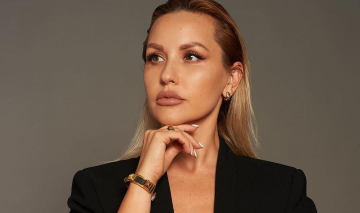 Sezonul nunţilor a început, iar miresele sunt în căutarea celor mai spectaculoase rochii pentru ziua cea mare, dar și lenjeria intimă are un rol important! Victoria Guțu îți arată ce este în vogă anul acesta - VIDEO Sezonul nunţilor a început, iar miresele sunt în căutarea celor mai spectaculoase rochii pentru ziua cea mare, dar și lenjeria intimă are un rol important! Victoria Guțu îți arată ce este în vogă anul acesta - VIDEO