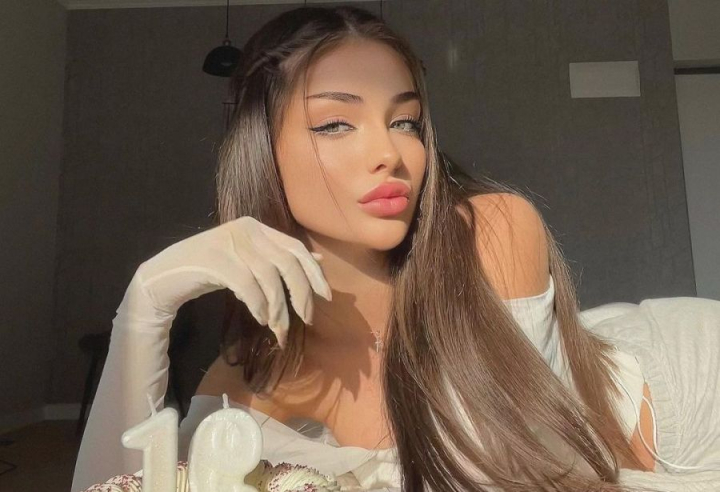 Andreea Bostănică a spus, în sfârșit, adevărul despre cadourile scumpe cu care se afișează pe rețelele de socializare! Cine i le cumpără: „Cadourile alea...”
Andreea Bostănică a spus, în sfârșit, adevărul despre cadourile scumpe cu care se afișează pe rețelele de socializare! Cine i le cumpără: „Cadourile alea...”